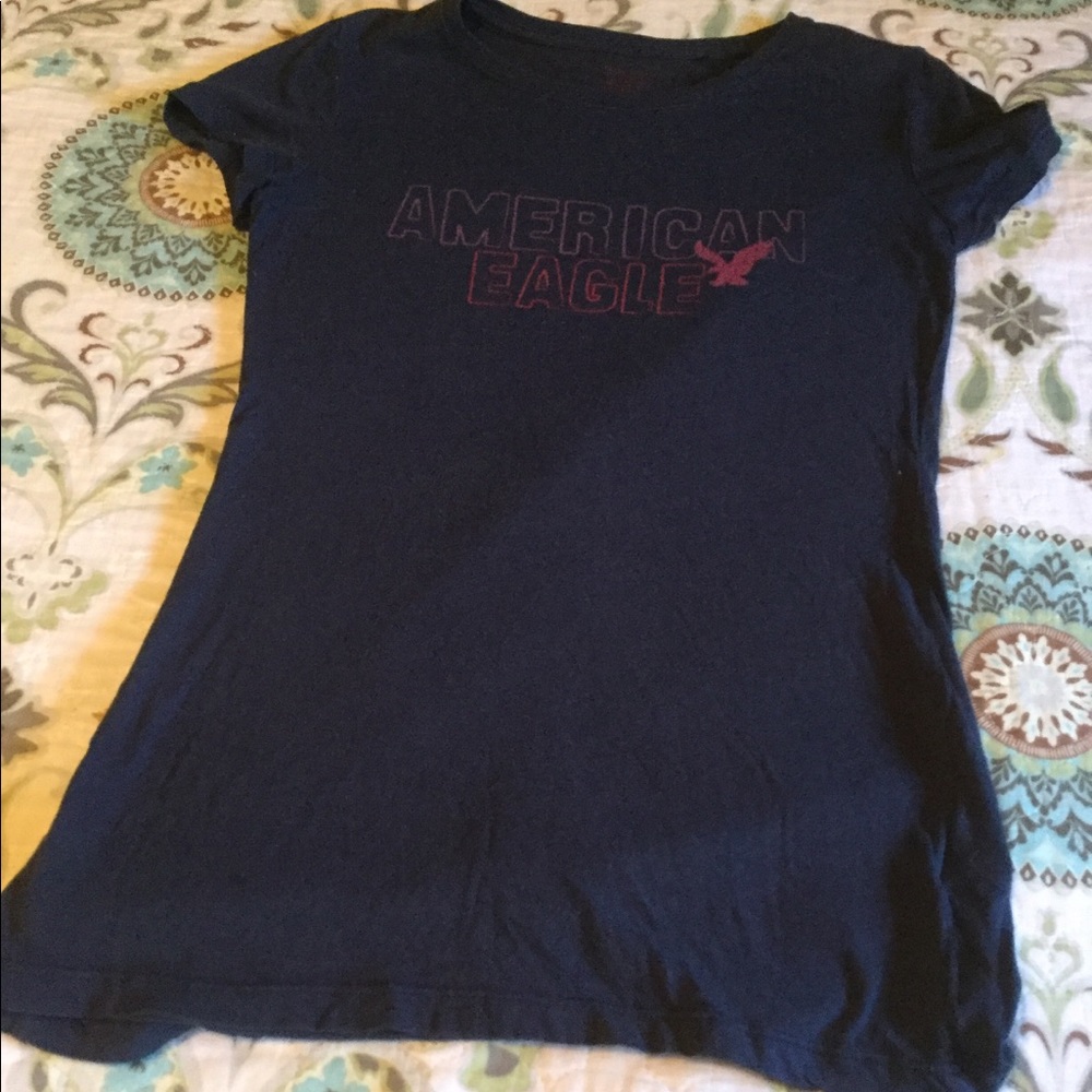 💕 American Eagle Fitted Tee Shirt 🕶